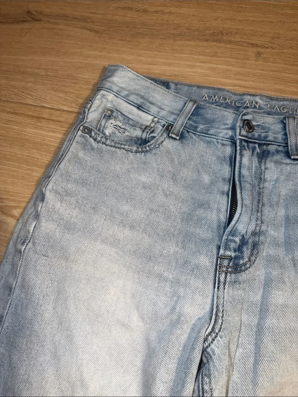 American Eagle Outfitters Light Blue mom  Jeans size 4 short